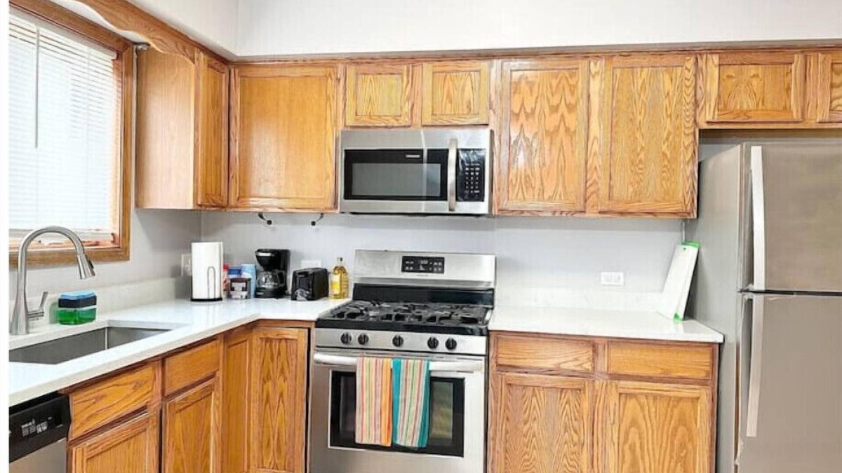 Hickory Hills Apartment | Fast Wi-Fi/4KTV/Free parking/Comfy beds/Getaway
