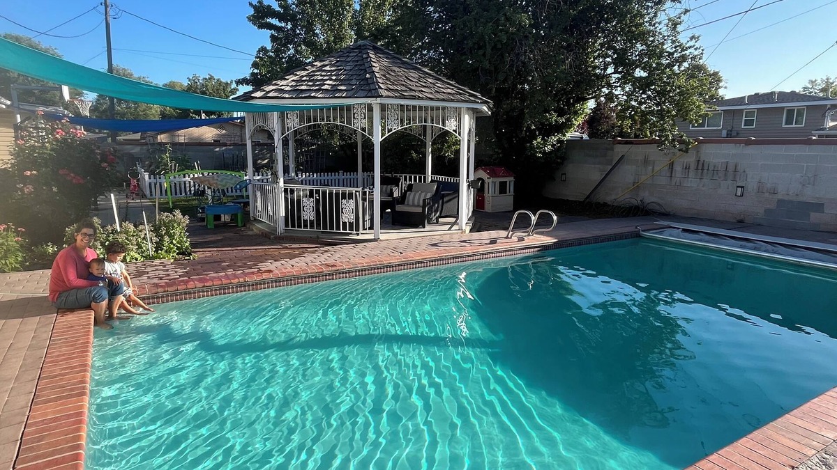 Midvale House | Fast WiFi | Foosball | Close to Conference Centers.