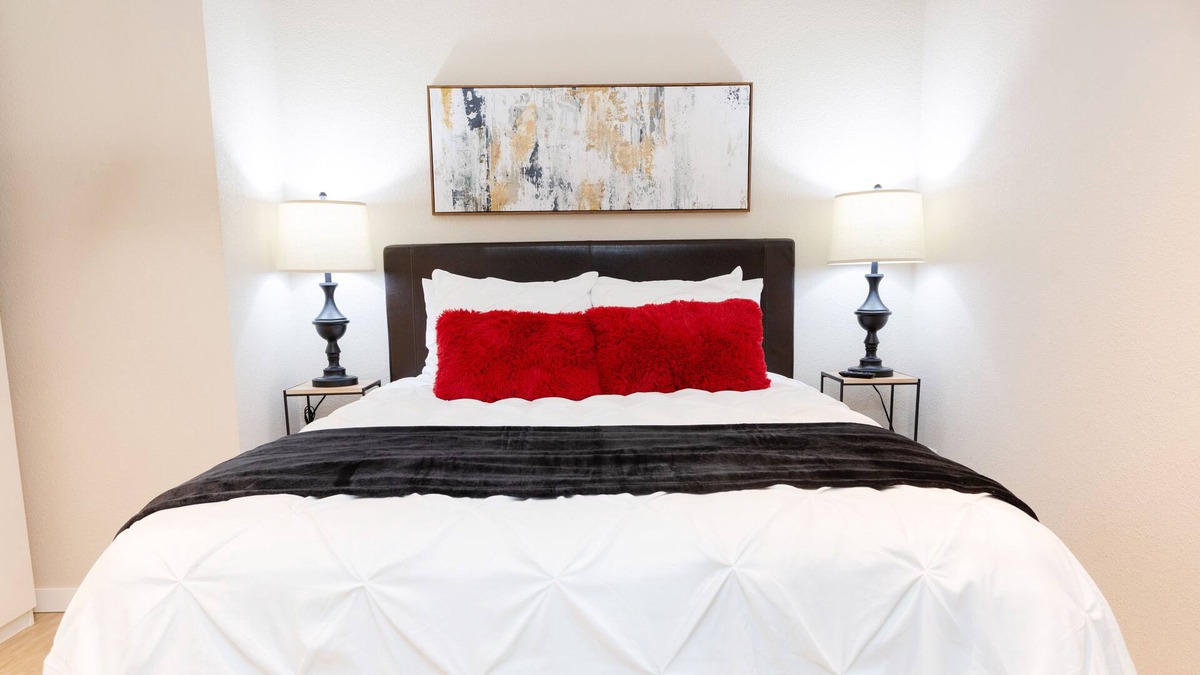 Kingfield Apartment | Fast WiFi🎯Keurig🎯In-Unit W/D🎯Walk to ❤️ of Uptown