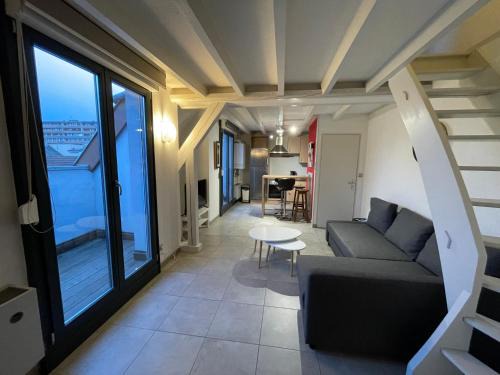 Sarrebourg Apartment | FATHALA - appartement lumineux en dernier étage - face à la gare routière