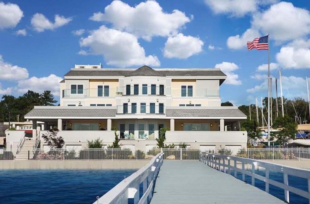 Port Washington Hotel | Fathoms Hotel & Marina