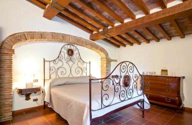 Lorenzana House | Fattoria Uccelliera