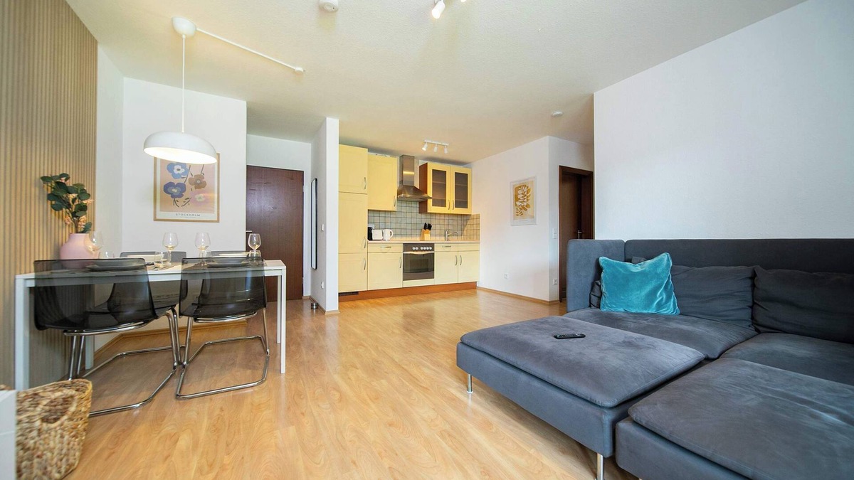 Furth-Sud Apartment | Favorite Stays: Suite w/terrace | kitchen | Messe