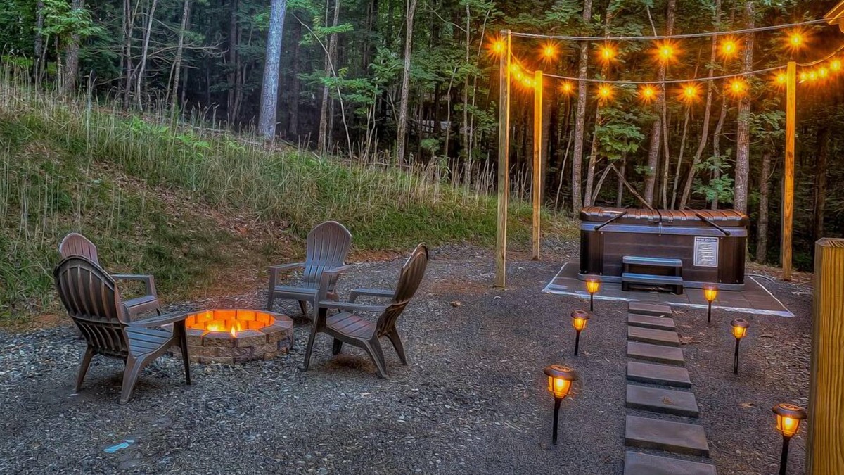 Blairsville Cabin | Fawn'd Memories - Hot Tub | Fire Pit | Gas Grill