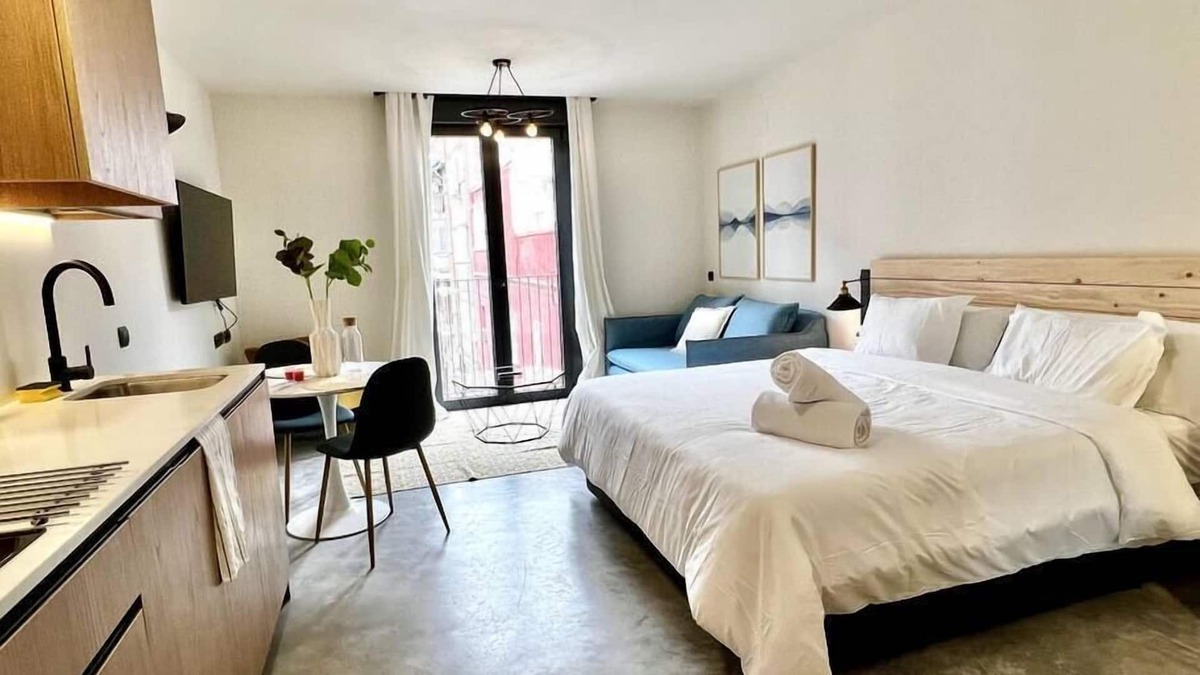 Almendrales Apartment | FD/ Bright studio with maximum qualities. Parking