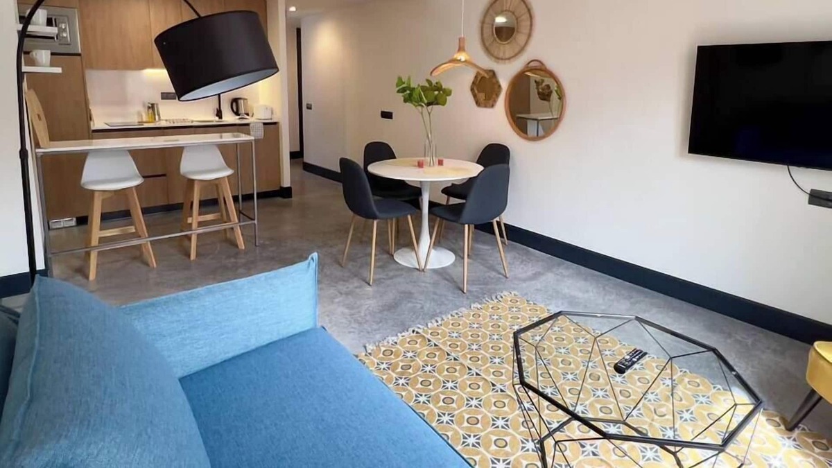 Almendrales Apartment | FD/ Precious new apartment. Parking. Smart TV