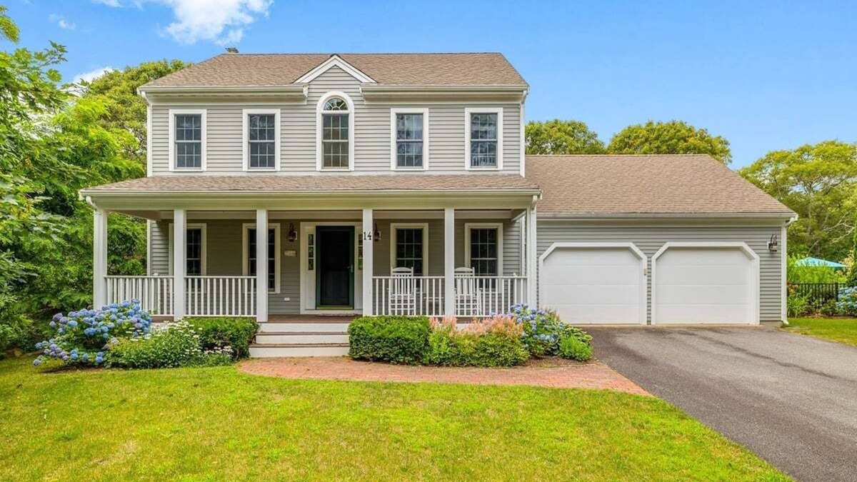 Dennis House | Feather Bedder Than Most: 014-D Upscale, Private, Heated Pool, Near Beaches