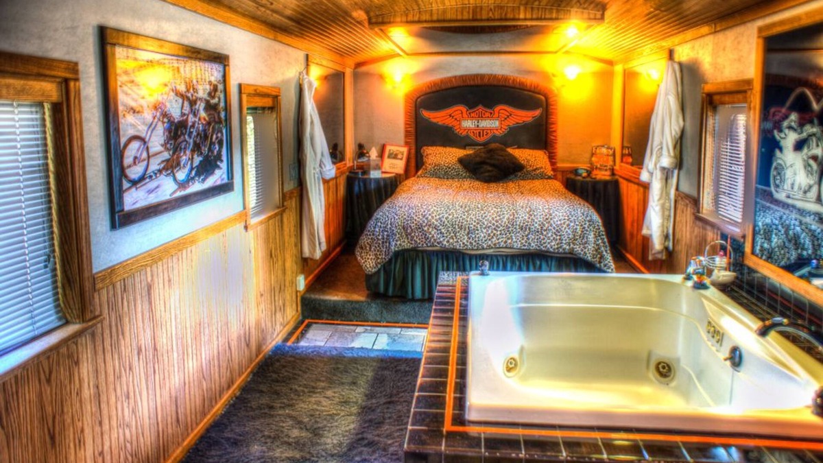 Nice Bed & Breakfast | Featherbed Railroad B&B Resort