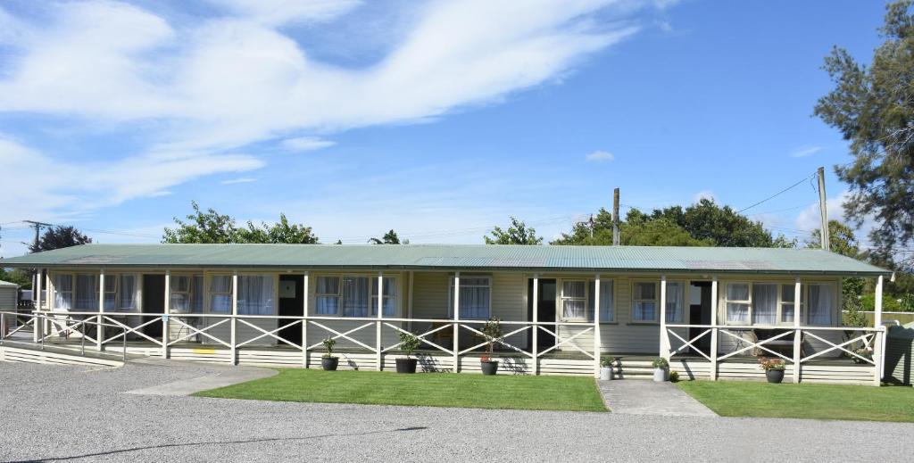Featherston Hotel | Featherston Motels And Camping