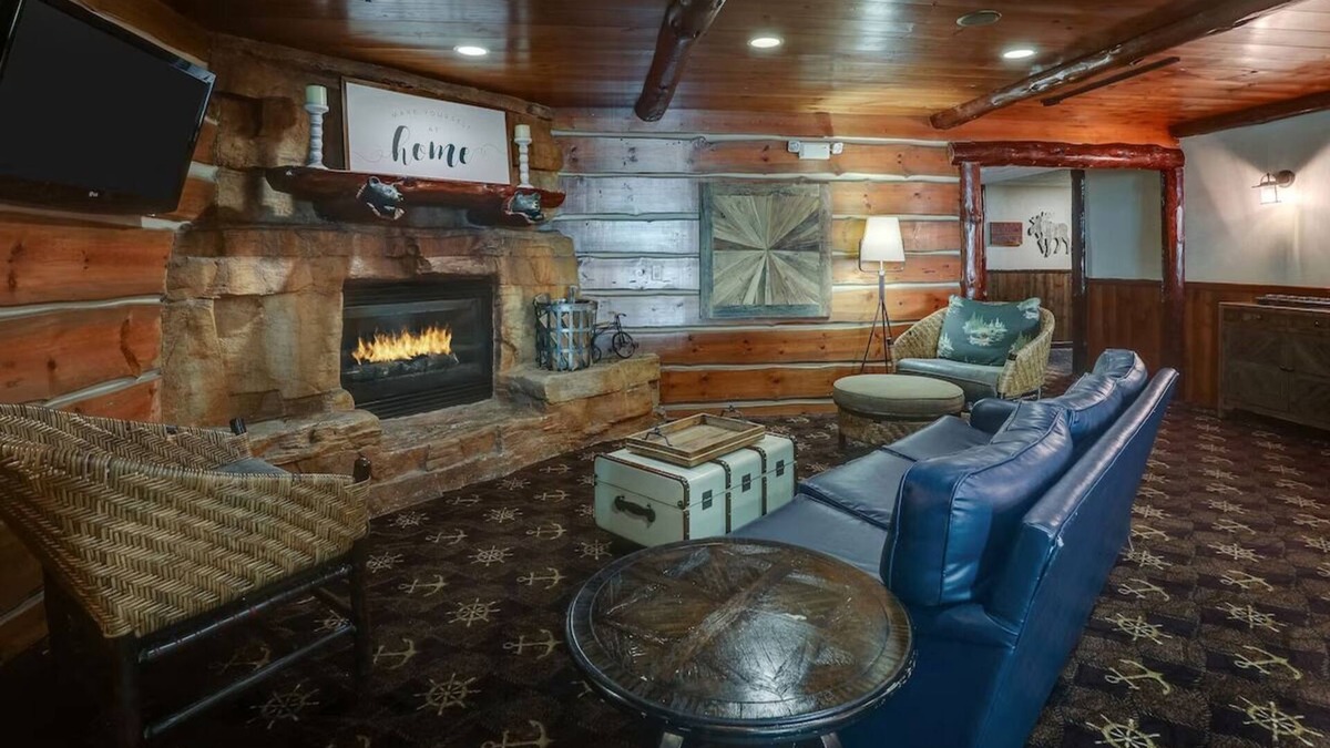 Peoria Hotel | Feel at Home: Extended Cottages & Complimentary Breakfast | 3 Units