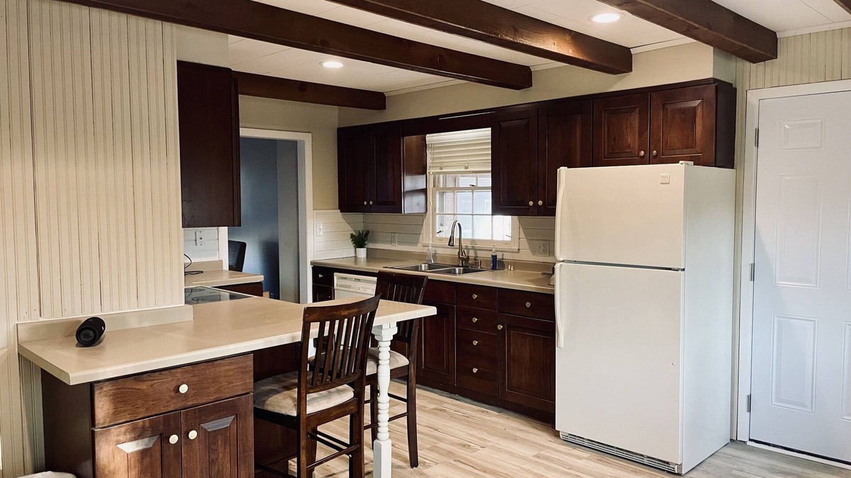 Arcadia House | Feel at home in this comfortable getaway steps away from beautiful Memorial Park