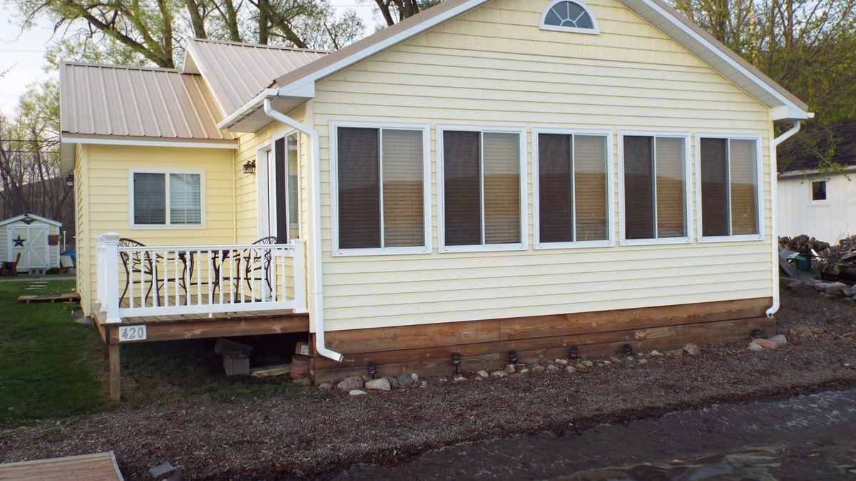 Town of Jerusalem Cottage | Feel Relaxed, Right On the Lake! Fall '25 and 2026 Booking!