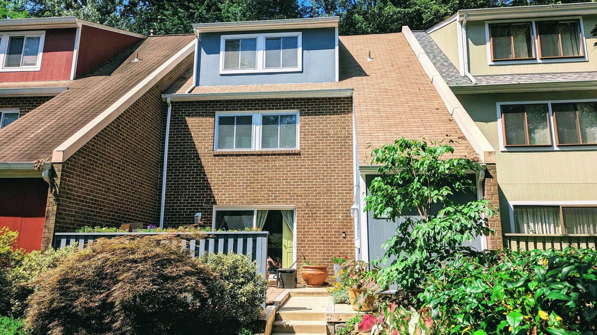 Reston House | Feel right at home in this spacious 4 BDRM, 3.5 bath townhome in Reston, VA