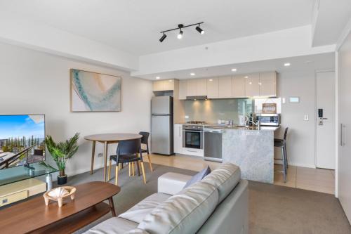 Redcliffe Apartment | Feel The Sea Breeze: 1-Bed Alfresco Dining & Pool