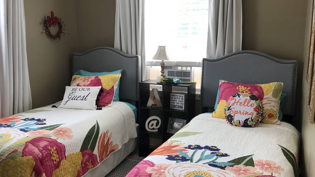 Harrisburg Condo | Feels like fall - Aug 24-29. In town & private hot tub, bikes & SNF hiking