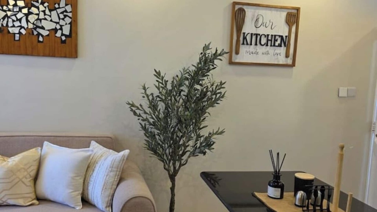 Dar es Salaam Apartment | Fefe's 2BR Apartment with Swimming Pool