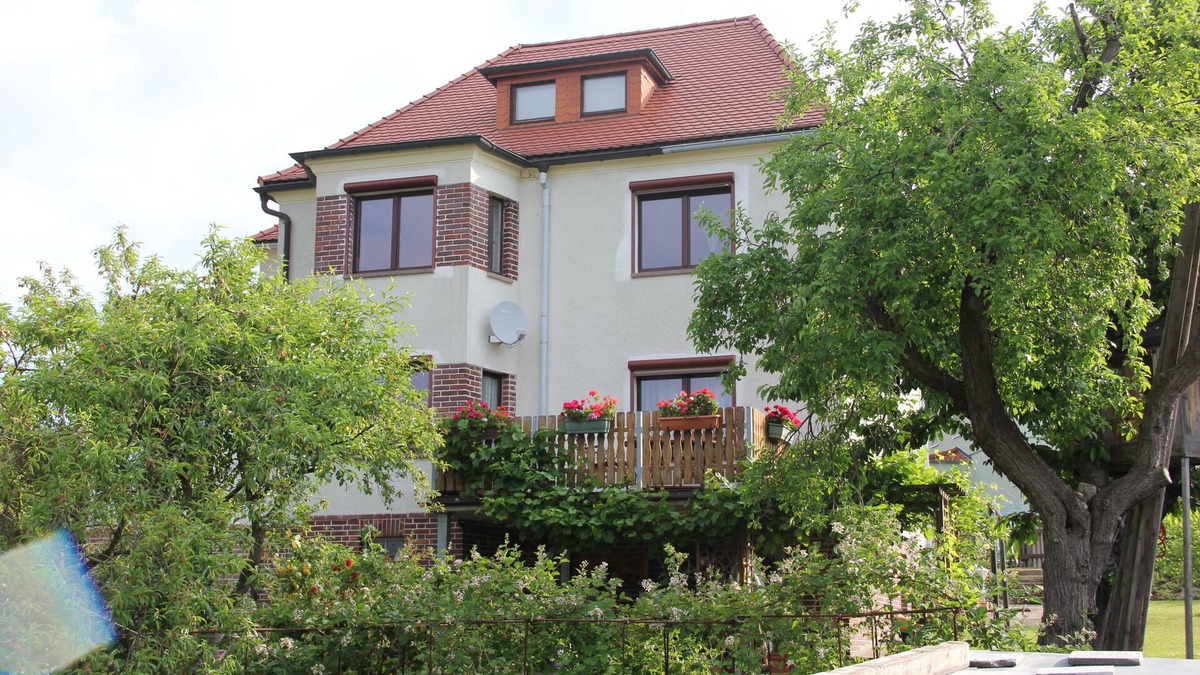 Potschappel Apartment | FeFewo (Südrand DD), 85 sqm in 2-family house, 2 pers. 75€, far. Pers. 15€ per night