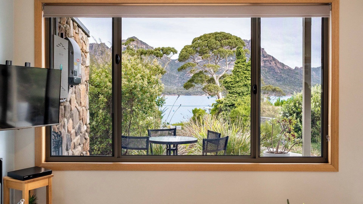Coles Bay Apartment | Feldspar (FS3) - Freycinet Holiday Houses
