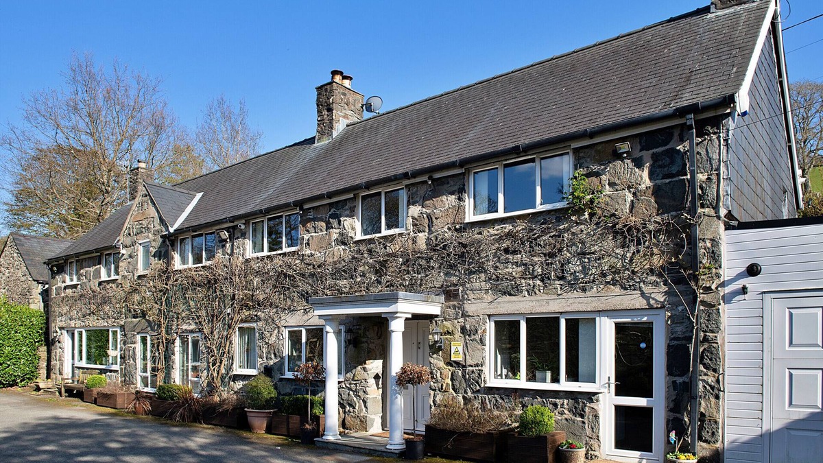 Dolgellau House | Felin Ship