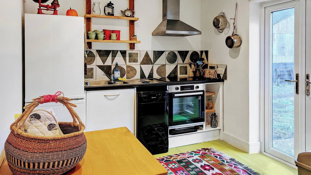 Templecombe Cottage | Feltham's Cottage - UK42324
