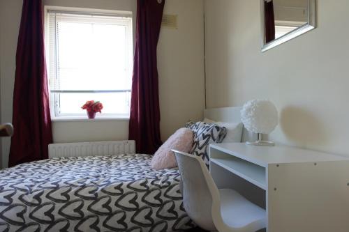 Lucan House | Females Only - Private Bedrooms in Dublin