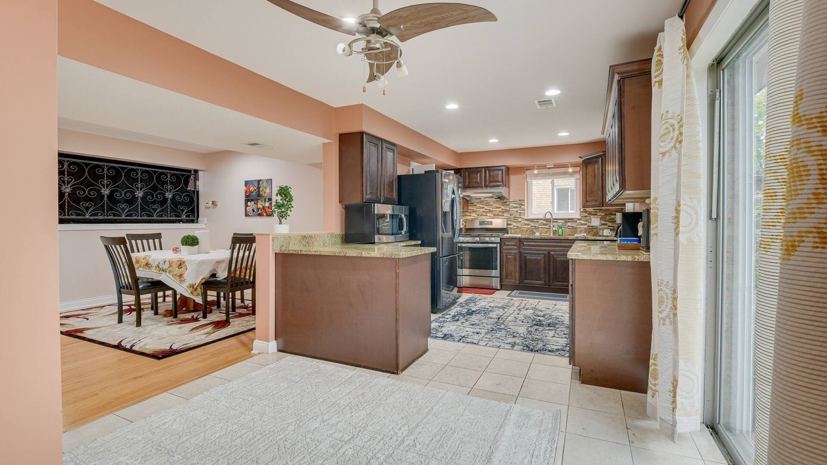 Des Plaines House | Fenced Backyard: Family Getaway in Des Plaines!