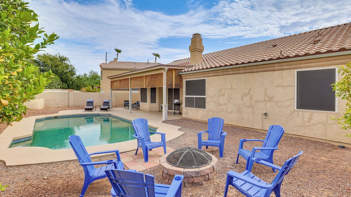Garden Lakes House | Fenced Backyard Oasis: Pet-Friendly Avondale Home