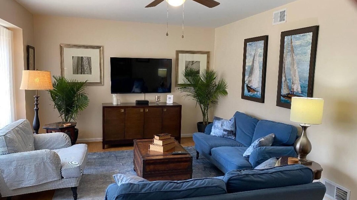 Savannah House | Fenced Yard for Dogs - 15 mins to Downtown
