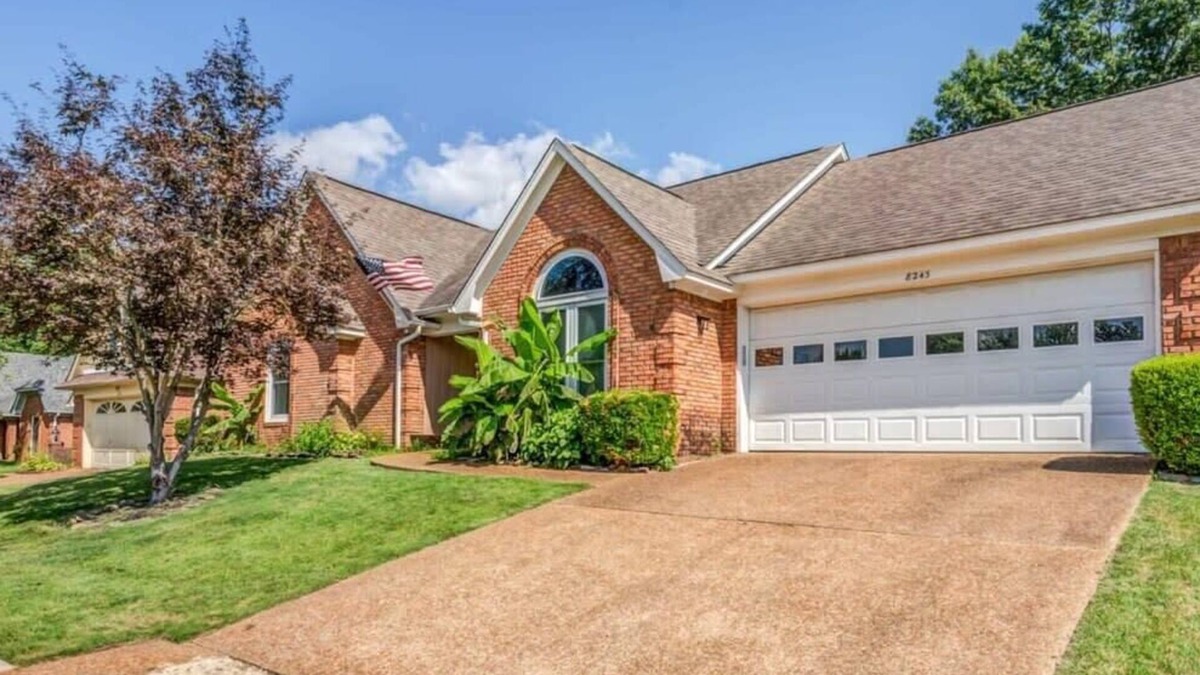 Cordova House | Fenced Yard w/Pool! Comfy & Convenient in Cordova