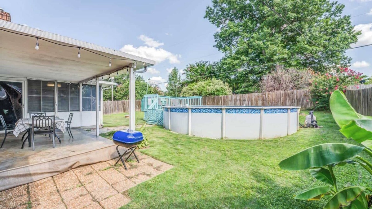 Cordova House | Fenced Yard w/Pool! Comfy & Convenient in Cordova