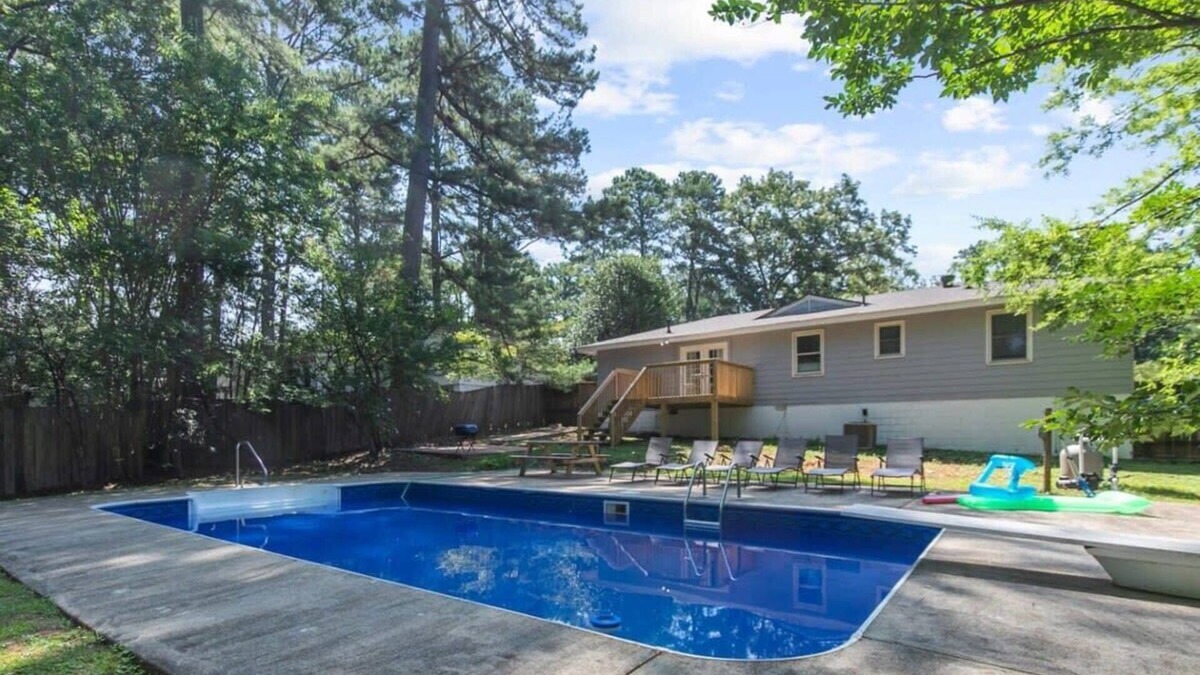 New Castle House | Fenced Yard with Private Pool! Close to Hospital
