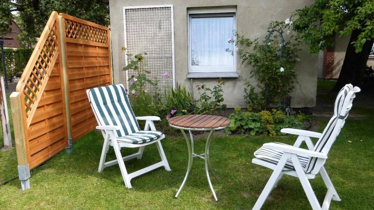 Dierkow-West Apartment | Ferien-Apartment mit Gartenblick