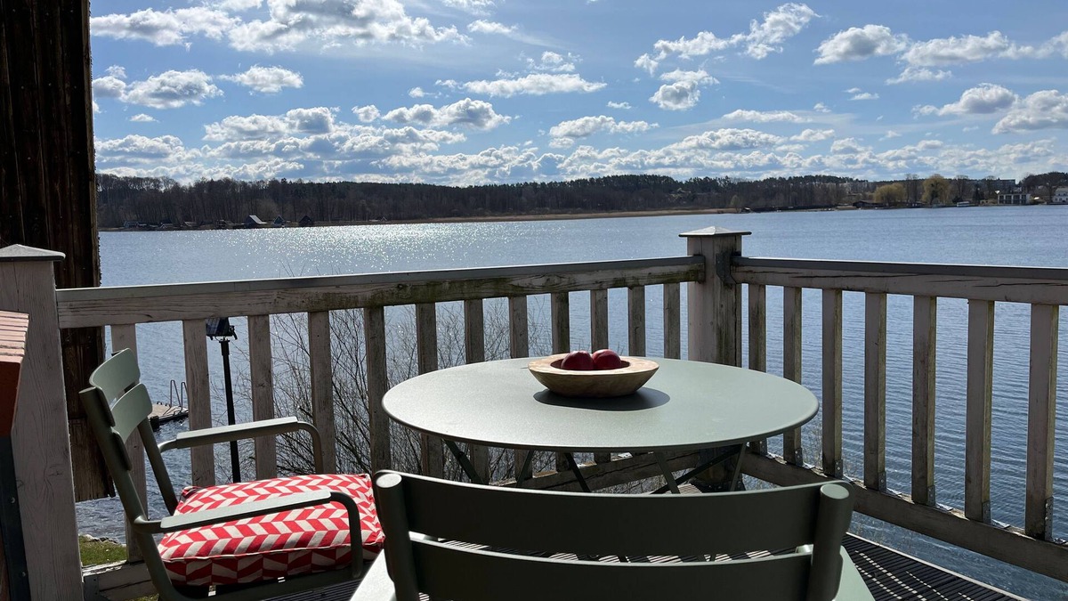 Krakow am See Apartment | Feriendomizil am Wasserhundgartenbalkon - Alt Sammit