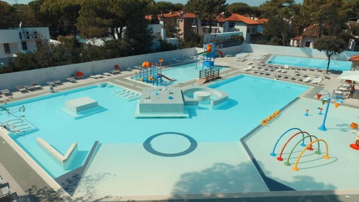 Lido di Spina House | Feriendorf Mare Pineta Giglio für 4 Personen