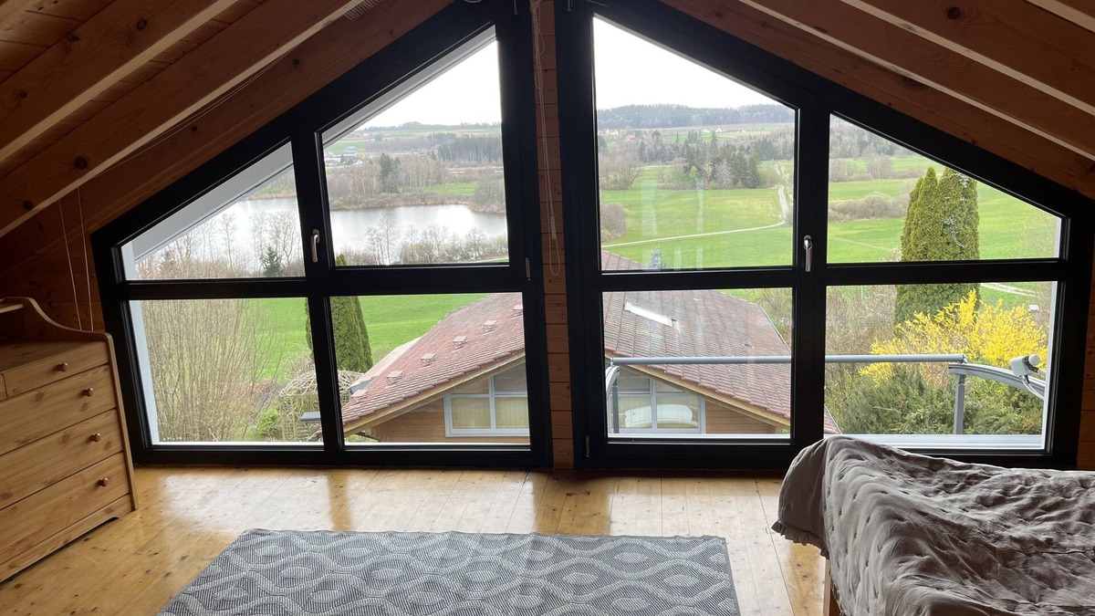 Illmensee House | Ferienhäuschen mit Bilck auf den Ruschweiler See