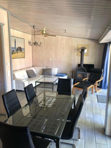 Mirow House | Ferienhaus 8 am See in Granzow