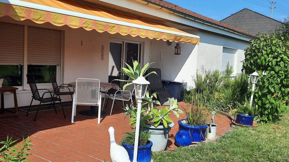 Schozach Apartment | Ferienhaus am Weinberg , mit Grossem Garten und Grosszügiger Wohneinheit