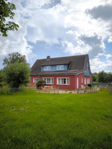 Neuendorf Apartment | Ferienhaus am Saaler Bodden