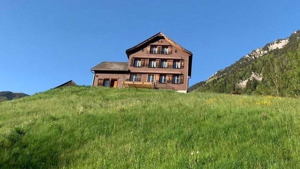 Mitloedi House | Ferienhaus für 10 Gäste mit 165m² in Stein / SG