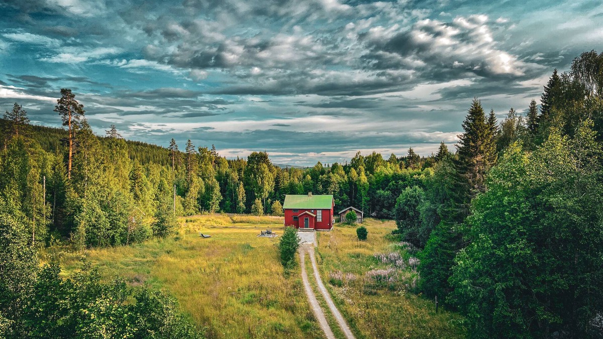Liden House | Ferienhaus in Schweden 300m vom See im Wald Alleinlage Hütte in Mittelschweden