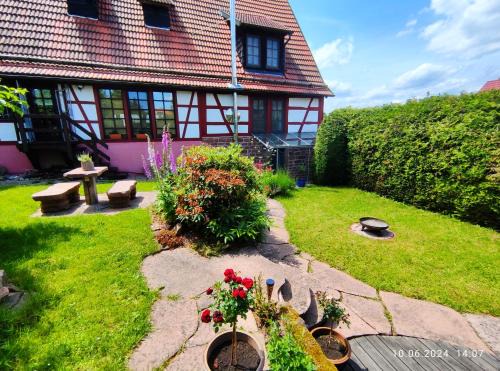 Waldbrunn House | Ferienhaus Marré - mit Grill, Feuerstelle und Gartensauna