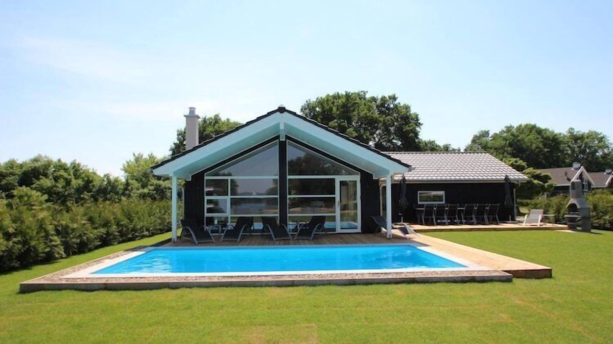 Dummer House | Ferienhaus mit Pool und Sauna am Duemmer See