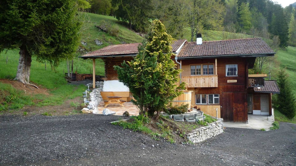 Latterbach Apartment | Ferienhaus Niesen View by Interhome