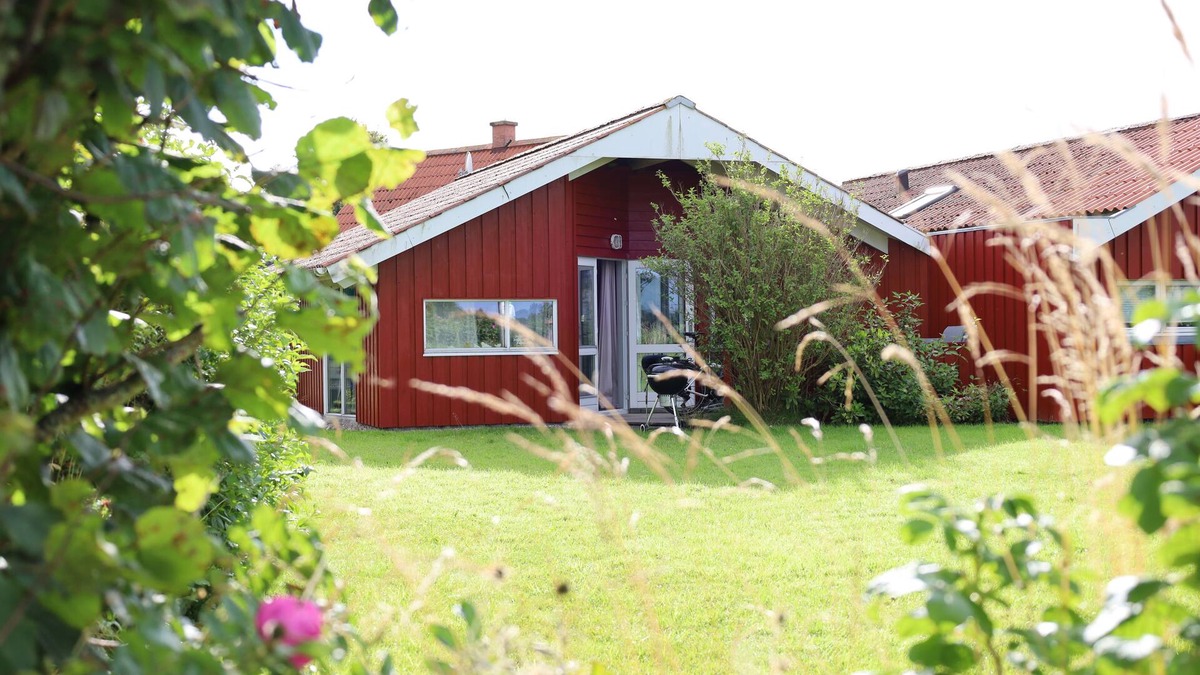 Kating House | Ferienhaus "sanderling" - Gemütliches Holzhaus mit Blick auf die Schafswiesen