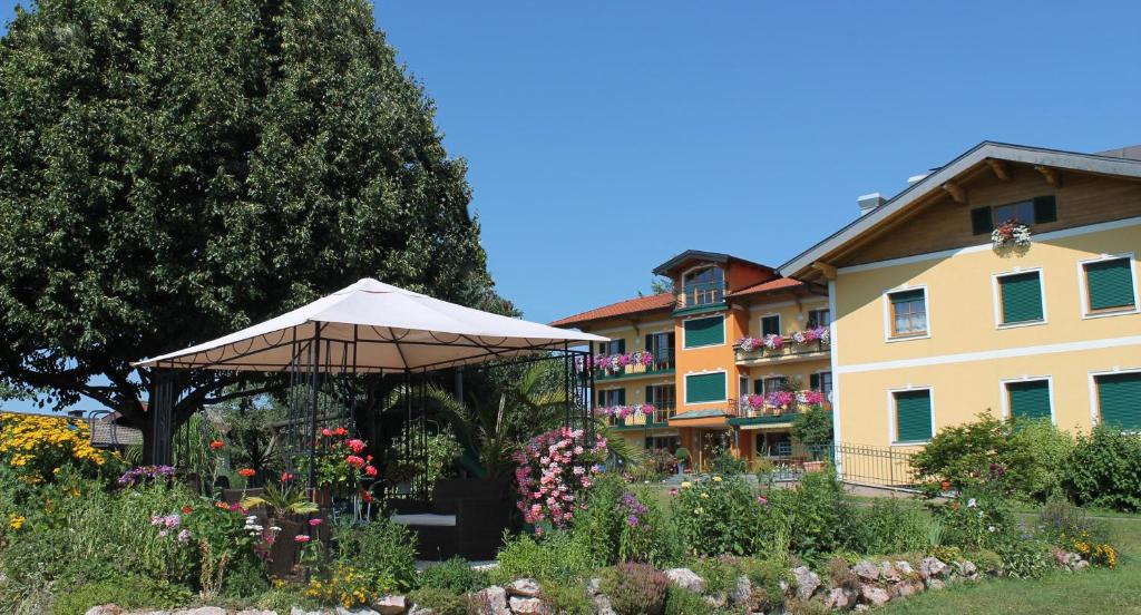 Neumarkt am Wallersee Hotel | Ferienhotel Herzog