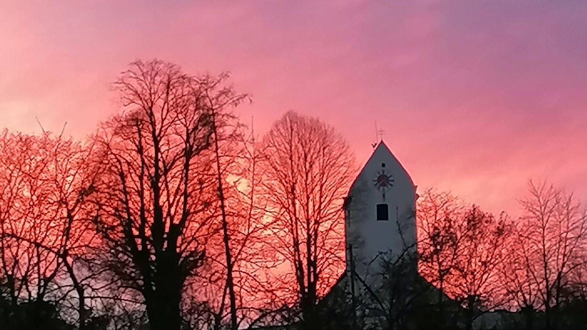 Neuburg Apartment | Ferienwohnung Dorfzauber mit Kirchblick in dem Dörfchen Joshofen