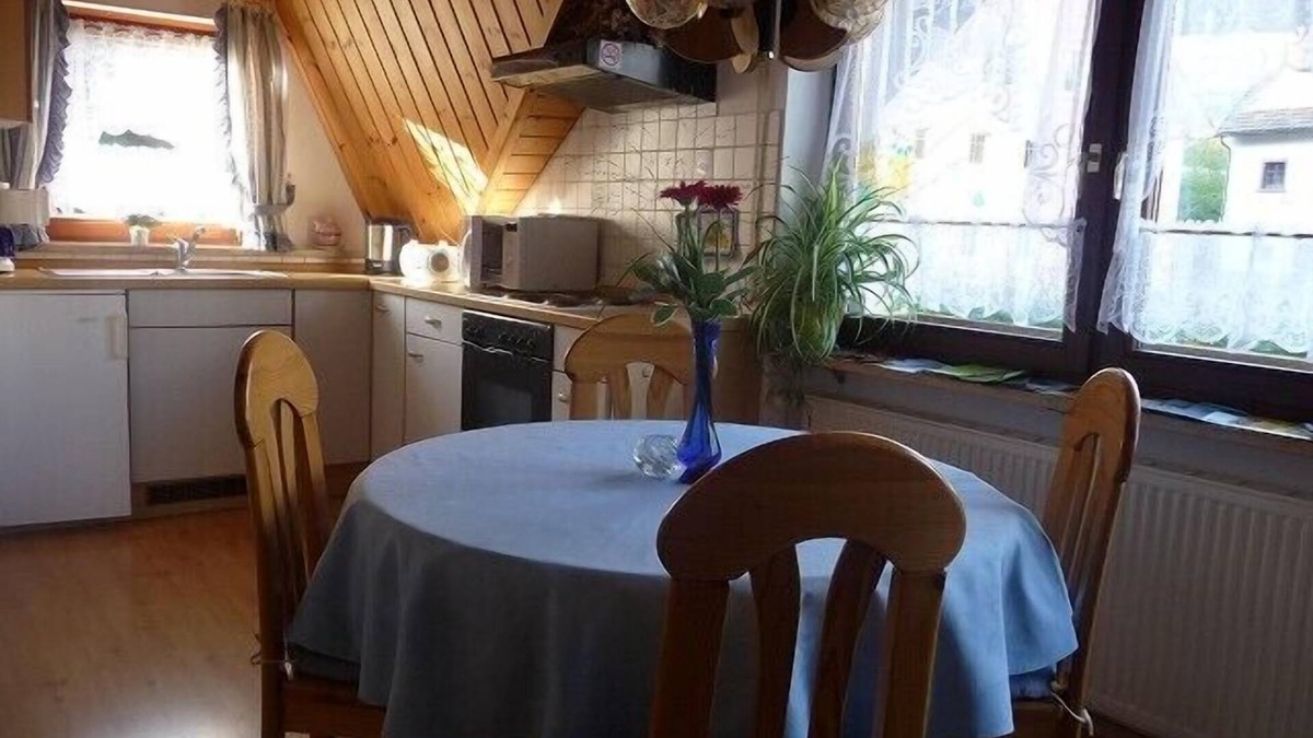 Urach Apartment | Ferienwohnung 1 DG, 2 Schlafräume