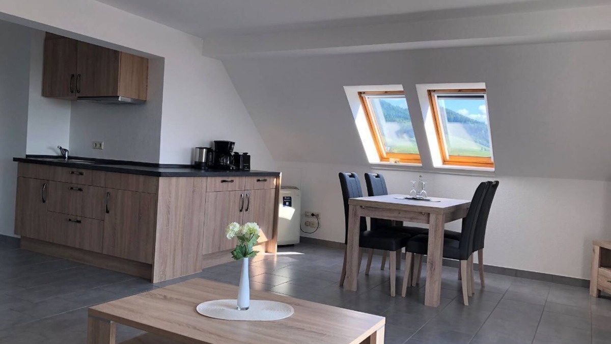 Steinbach House | Ferienwohnung, 1 Schlafraum und Balkon mit Aussicht für max. 4 Personen