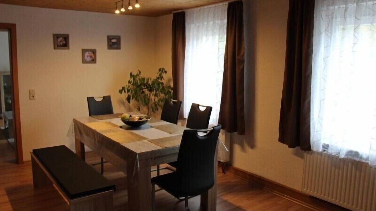 Offenhausen Apartment | Ferienwohnung 110qm, 3 Schlafzimmer, max. 6 Personen