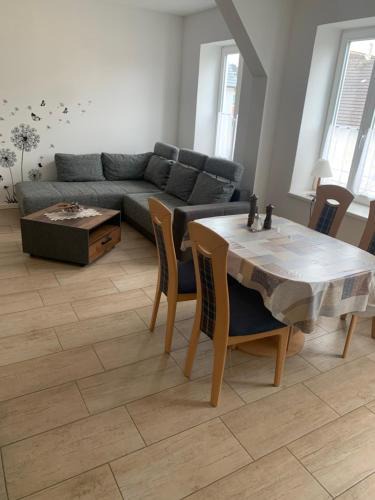 Niddatal Apartment | Ferienwohnung 2 Zimmer 55 qm Betten trennbar 1 Stock